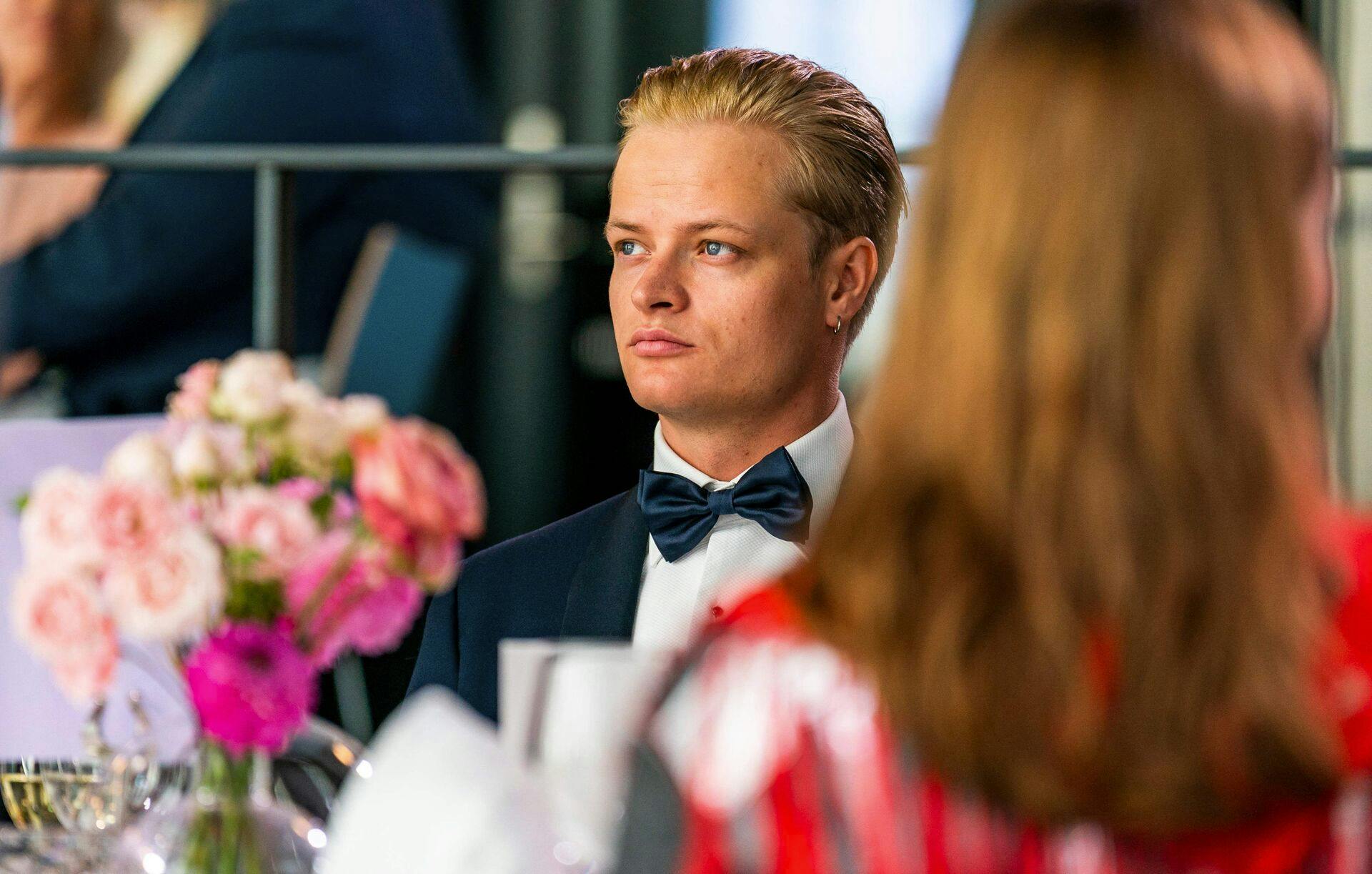 Marius Borg Høibys ven kommenterer nu på papprinsens skandale. 